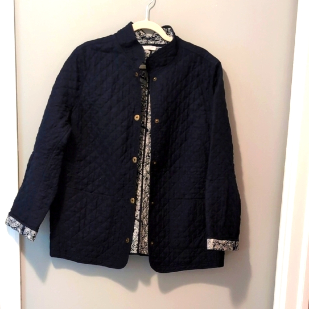 Charter Club Women's Navy and White Paisley Top
